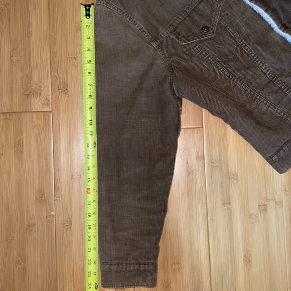 SOLD Levi’s Vintage Corduroy Sherpa Jacket - Picture 13 of 14